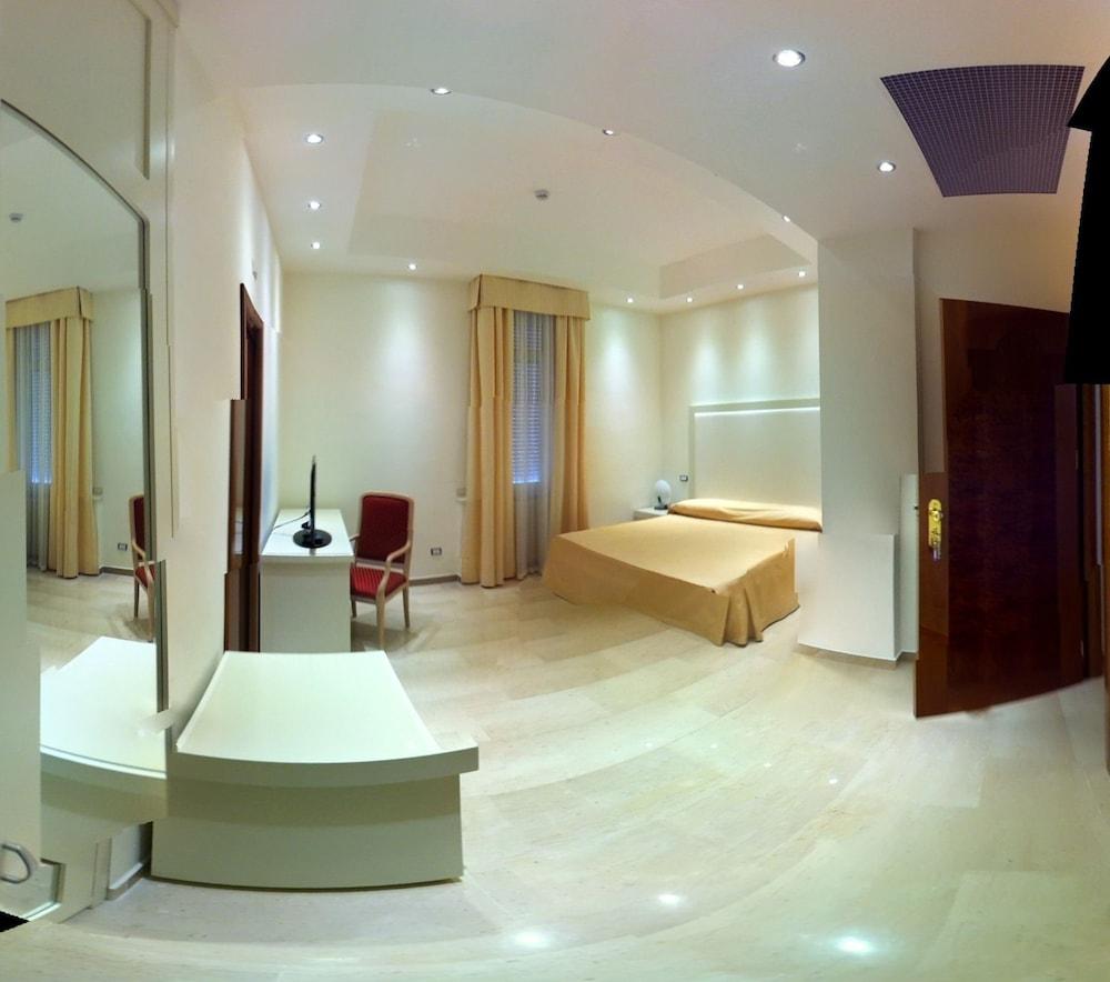 Hotel Europa Foggia Dış mekan fotoğraf